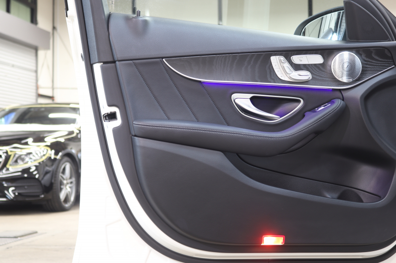 メルセデスベンツ Cクラス C200 AVG AMGﾗｲﾝ ﾚｻﾞｰｴｸｽｸﾙｰｼﾌﾞ&ﾚｰﾀﾞｰｾｰﾌﾃｨPKG　BSG搭載 後期 ｷｰﾚｽｺﾞｰ 黒本革 ﾊﾟﾉﾗﾏSR ﾍｯﾄﾞｱｯﾌﾟD HDDﾅﾋﾞTV ｽﾏﾎ連携 ﾌﾞﾙﾒｽﾀｰ ﾊﾞｯｸｶﾒﾗ PTS LEDﾗｲﾄ ﾊﾝｽﾞﾌﾘｰA AMGｴｱﾛ&18AW ｴｱｻｽ 9AT　2年保証