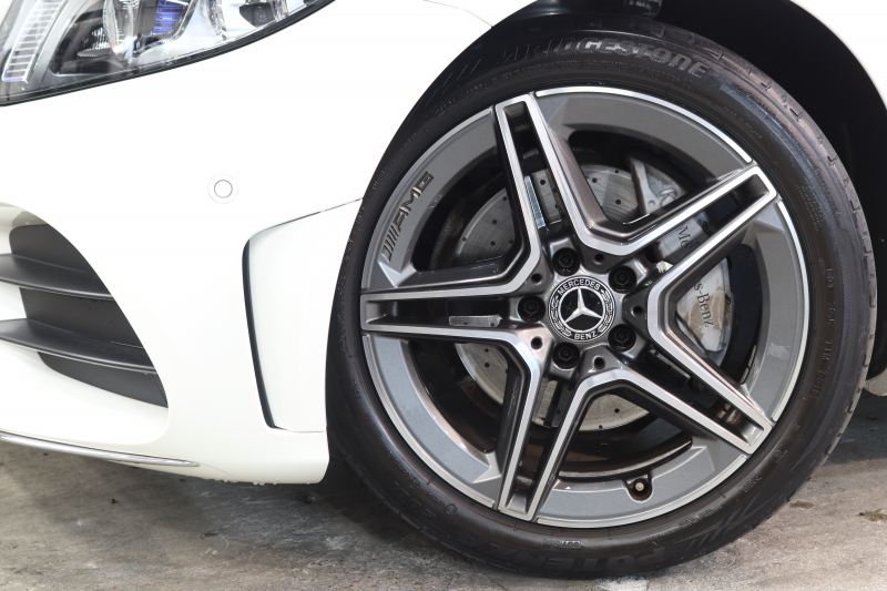 メルセデスベンツ Cクラス C200 AVG AMGﾗｲﾝ ﾚｻﾞｰｴｸｽｸﾙｰｼﾌﾞ&ﾚｰﾀﾞｰｾｰﾌﾃｨPKG　BSG搭載 後期 ｷｰﾚｽｺﾞｰ 黒本革 ﾊﾟﾉﾗﾏSR ﾍｯﾄﾞｱｯﾌﾟD HDDﾅﾋﾞTV ｽﾏﾎ連携 ﾌﾞﾙﾒｽﾀｰ ﾊﾞｯｸｶﾒﾗ PTS LEDﾗｲﾄ ﾊﾝｽﾞﾌﾘｰA AMGｴｱﾛ&18AW ｴｱｻｽ 9AT　2年保証