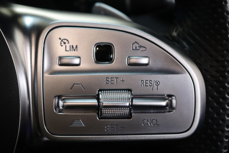 メルセデスベンツ Cクラス C200 AVG AMGﾗｲﾝ ﾚｻﾞｰｴｸｽｸﾙｰｼﾌﾞ&ﾚｰﾀﾞｰｾｰﾌﾃｨPKG　BSG搭載 後期 ｷｰﾚｽｺﾞｰ 黒本革 ﾊﾟﾉﾗﾏSR ﾍｯﾄﾞｱｯﾌﾟD HDDﾅﾋﾞTV ｽﾏﾎ連携 ﾌﾞﾙﾒｽﾀｰ ﾊﾞｯｸｶﾒﾗ PTS LEDﾗｲﾄ ﾊﾝｽﾞﾌﾘｰA AMGｴｱﾛ&18AW ｴｱｻｽ 9AT　2年保証