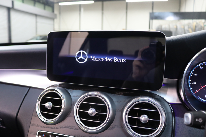 メルセデスベンツ Cクラス C200 AVG AMGﾗｲﾝ ﾚｻﾞｰｴｸｽｸﾙｰｼﾌﾞ&ﾚｰﾀﾞｰｾｰﾌﾃｨPKG　BSG搭載 後期 ｷｰﾚｽｺﾞｰ 黒本革 ﾊﾟﾉﾗﾏSR ﾍｯﾄﾞｱｯﾌﾟD HDDﾅﾋﾞTV ｽﾏﾎ連携 ﾌﾞﾙﾒｽﾀｰ ﾊﾞｯｸｶﾒﾗ PTS LEDﾗｲﾄ ﾊﾝｽﾞﾌﾘｰA AMGｴｱﾛ&18AW ｴｱｻｽ 9AT　2年保証