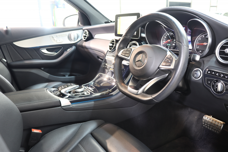 メルセデスベンツ GLC GLC250 4MATIC ｽﾎﾟｰﾂ 本革仕様 ﾚｰﾀﾞｰｾｰﾌﾃｨPKG　ｷｰﾚｽｺﾞｰ 黒本革 ﾊﾟﾉﾗﾏSR ﾍｯﾄﾞｱｯﾌﾟD HDDﾅﾋﾞTV BT音楽 ﾌﾞﾙﾒｽﾀｰ 360ｶﾒﾗ PTS LEDﾗｲﾄ ﾊﾝｽﾞﾌﾘｰA AMGｴｱﾛ&19AW ﾀﾞｲﾅﾐｯｸS 9AT　2年保証