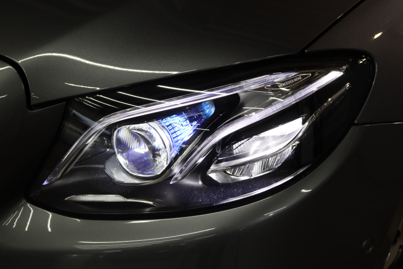 メルセデスベンツ Eクラス E220d AVG AMGﾗｲﾝ ｴｸｽｸﾙｰｼﾌﾞ&ﾚｰﾀﾞｰｾｰﾌﾃｨPKG　中期 MEｺﾈｸﾄ ｷｰﾚｽｺﾞｰ 黒本革 ｼｰﾄﾋｰﾀｰ HUD HDDﾅﾋﾞTV ｽﾏﾎ連携 ﾌﾞﾙﾒｽﾀｰ 360ｶﾒﾗ PTS LEDﾍｯﾄﾞﾗｲﾄ AMGｴｱﾛ&19AW ﾀﾞｲﾅﾐｯｸｾﾚｸﾄ ﾊﾟﾄﾞﾙｼﾌﾄ 9AT　2年保証