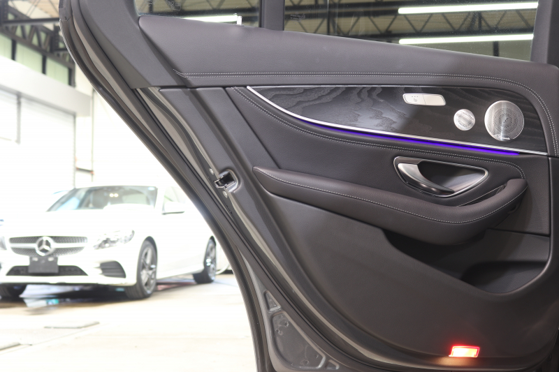 メルセデスベンツ Eクラス E220d AVG AMGﾗｲﾝ ｴｸｽｸﾙｰｼﾌﾞ&ﾚｰﾀﾞｰｾｰﾌﾃｨPKG　中期 MEｺﾈｸﾄ ｷｰﾚｽｺﾞｰ 黒本革 ｼｰﾄﾋｰﾀｰ HUD HDDﾅﾋﾞTV ｽﾏﾎ連携 ﾌﾞﾙﾒｽﾀｰ 360ｶﾒﾗ PTS LEDﾍｯﾄﾞﾗｲﾄ AMGｴｱﾛ&19AW ﾀﾞｲﾅﾐｯｸｾﾚｸﾄ ﾊﾟﾄﾞﾙｼﾌﾄ 9AT　2年保証