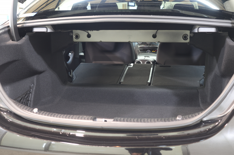 AMG Cクラス C43 4MATIC ｴｸｽｸﾙｰｼﾌﾞ&ﾚｰﾀﾞｰｾｰﾌﾃｨPKG　中期 ｷｰﾚｽｺﾞｰ 黒本革 ﾍｯﾄﾞｱｯﾌﾟD HDDﾅﾋﾞTV BT音楽 ﾌﾞﾙﾒｽﾀｰ ﾊﾞｯｸｶﾒﾗ PTS LEDﾗｲﾄ ﾊﾝｽﾞﾌﾘｰA AMG専用装備&ﾁｭｰﾆﾝｸﾞ 9AT　2年保証