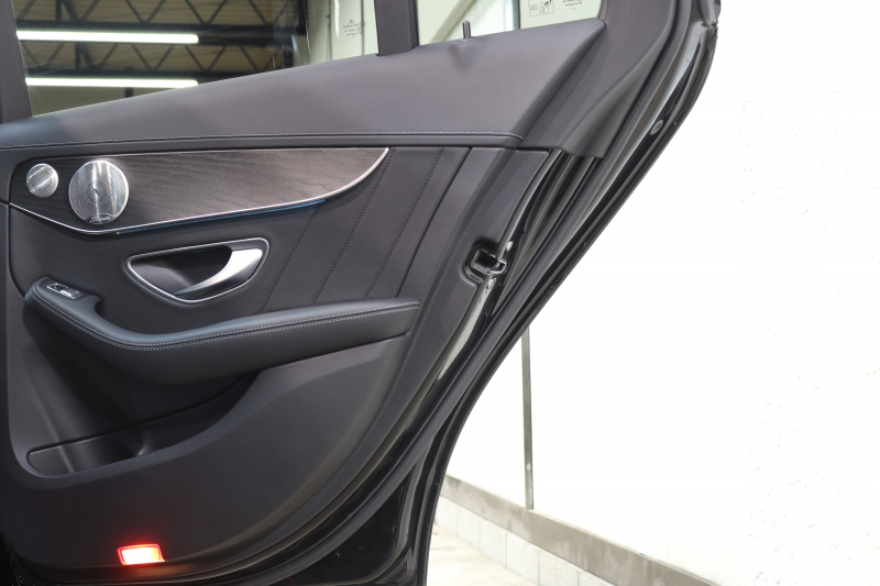 AMG Cクラス C43 4MATIC ｴｸｽｸﾙｰｼﾌﾞ&ﾚｰﾀﾞｰｾｰﾌﾃｨPKG　中期 ｷｰﾚｽｺﾞｰ 黒本革 ﾍｯﾄﾞｱｯﾌﾟD HDDﾅﾋﾞTV BT音楽 ﾌﾞﾙﾒｽﾀｰ ﾊﾞｯｸｶﾒﾗ PTS LEDﾗｲﾄ ﾊﾝｽﾞﾌﾘｰA AMG専用装備&ﾁｭｰﾆﾝｸﾞ 9AT　2年保証