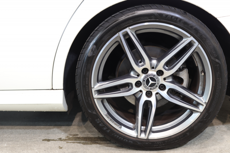 メルセデスベンツ Eクラス E300ｽﾃｰｼｮﾝﾜｺﾞﾝ AVG ｽﾎﾟｰﾂ ｴｸｽｸﾙｰｼﾌﾞ&ﾚｰﾀﾞｰｾｰﾌﾃｨPKG　中期 NEWｽﾃｱﾘﾝｸﾞ ｷｰﾚｽｺﾞｰ 黒本革 ﾊﾟﾉﾗﾏSR ﾍｯﾄﾞｱｯﾌﾟD HDDﾅﾋﾞTV ｽﾏﾎ連携 ﾌﾞﾙﾒｽﾀｰ 360ｶﾒﾗ PTS LEDﾗｲﾄ ﾊﾝｽﾞﾌﾘｰA AMGｴｱﾛ&19AW ﾀﾞｲﾅﾐｯｸS 9AT　2年保証