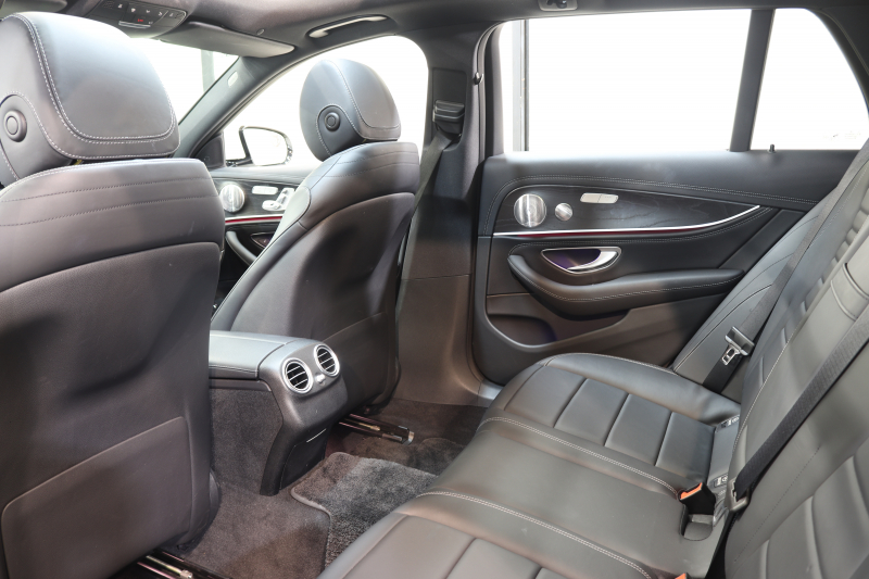 メルセデスベンツ Eクラス E300ｽﾃｰｼｮﾝﾜｺﾞﾝ AVG ｽﾎﾟｰﾂ ｴｸｽｸﾙｰｼﾌﾞ&ﾚｰﾀﾞｰｾｰﾌﾃｨPKG　中期 NEWｽﾃｱﾘﾝｸﾞ ｷｰﾚｽｺﾞｰ 黒本革 ﾊﾟﾉﾗﾏSR ﾍｯﾄﾞｱｯﾌﾟD HDDﾅﾋﾞTV ｽﾏﾎ連携 ﾌﾞﾙﾒｽﾀｰ 360ｶﾒﾗ PTS LEDﾗｲﾄ ﾊﾝｽﾞﾌﾘｰA AMGｴｱﾛ&19AW ﾀﾞｲﾅﾐｯｸS 9AT　2年保証