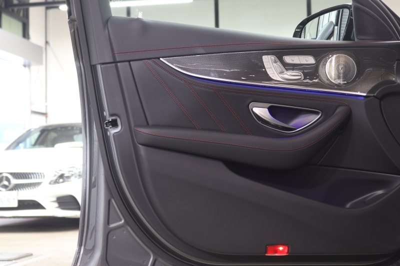 AMG Eクラス E53ｽﾃｰｼｮﾝﾜｺﾞﾝ 4MATIC+ ｴｸｽｸﾙｰｼﾌﾞ&ﾚｰﾀﾞｰｾｰﾌﾃｨPKG　ISG搭載 後期 ｷｰﾚｽｺﾞｰ 黒本革 ﾍﾞﾝﾁﾚｰﾀｰ ﾊﾟﾉﾗﾏSR HUD MBUXﾅﾋﾞTV&ｷｬﾝｾﾗｰ ｽﾏﾎ連携 ﾌﾞﾙﾒｽﾀｰ 360ｶﾒﾗ LEDﾗｲﾄ 自動Rｹﾞｰﾄ AMG専用装備&ﾁｭｰﾆﾝｸﾞ 9AT 希少色ｾﾚﾅｲﾄｸﾞﾚｰ　2年保証