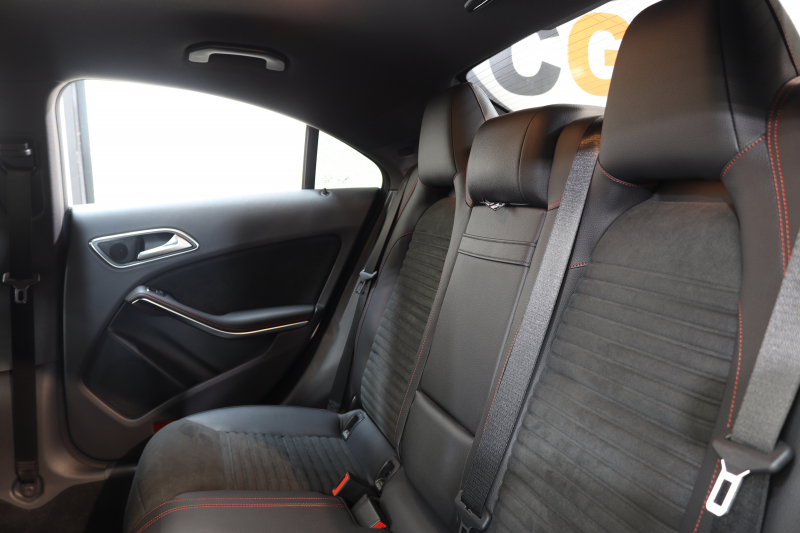 メルセデスベンツ CLAクラス CLA180 AMGﾗｲﾝ ﾍﾞｰｼｯｸ&ﾚｰﾀﾞｰｾｰﾌﾃｨPKG　中期 ｷｰﾚｽｺﾞｰ ﾌﾞﾗｯｸﾚｻﾞｰDINAMICAｼｰﾄ ｼｰﾄﾋｰﾀｰ HDDﾅﾋﾞTV BT音楽 ﾊﾞｯｸｶﾒﾗ PTS ｷｾﾉﾝﾗｲﾄ AMGｴｱﾛ&18AW 7AT 希少色ﾉｰｻﾞﾝﾗｲﾂﾌﾞﾗｯｸ　2年保証
