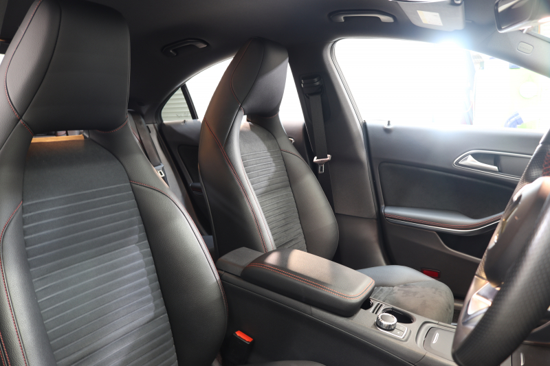 メルセデスベンツ CLAクラス CLA180 AMGﾗｲﾝ ﾍﾞｰｼｯｸ&ﾚｰﾀﾞｰｾｰﾌﾃｨPKG　中期 ｷｰﾚｽｺﾞｰ ﾌﾞﾗｯｸﾚｻﾞｰDINAMICAｼｰﾄ ｼｰﾄﾋｰﾀｰ HDDﾅﾋﾞTV BT音楽 ﾊﾞｯｸｶﾒﾗ PTS ｷｾﾉﾝﾗｲﾄ AMGｴｱﾛ&18AW 7AT 希少色ﾉｰｻﾞﾝﾗｲﾂﾌﾞﾗｯｸ　2年保証