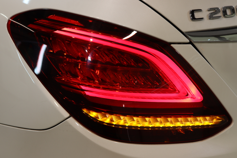 メルセデスベンツ Cクラス C200 4MATIC AVG AMGﾗｲﾝ ﾚｰﾀﾞｰｾｰﾌﾃｨPKG　BSG搭載 後期 ｷｰﾚｽｺﾞｰ 黒革 HDDﾅﾋﾞTV ｽﾏﾎ連携 ﾊﾞｯｸｶﾒﾗ PTS LEDﾗｲﾄ AMGｴｱﾛ&18AW ﾀﾞｲﾅﾐｯｸS ｴｱｻｽ 9AT　2年保証