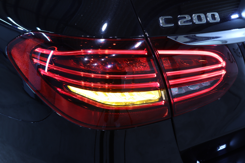 メルセデスベンツ Cクラス C200ｽﾃｰｼｮﾝﾜｺﾞﾝ ﾛｰﾚｳｽｴﾃﾞｨｼｮﾝ ｽﾎﾟｰﾂﾌﾟﾗｽ&ﾚｰﾀﾞｰｾｰﾌﾃｨPKG　特別仕様車 BSG搭載 後期最終ﾓﾃﾞﾙ ｷｰﾚｽｺﾞｰ 黒革 ﾍｯﾄﾞｱｯﾌﾟD HDDﾅﾋﾞTV ｽﾏﾎ連携 ﾊﾞｯｸｶﾒﾗ PTS LEDﾗｲﾄ ﾊﾝｽﾞﾌﾘｰA AMGｴｱﾛ&18AW ﾜｲﾔﾚｽ充電 9AT　2年保証