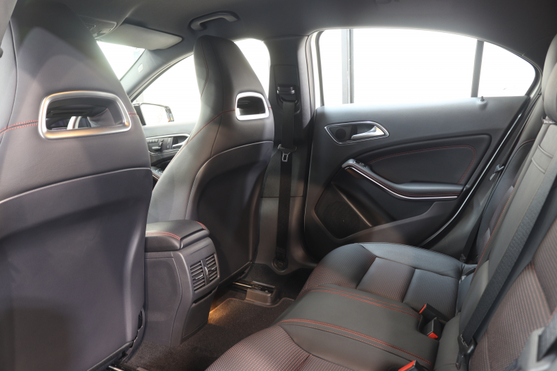 メルセデスベンツ Aクラス A180 ｽﾎﾟｰﾂ AMGｴｸｽｸﾙｰｼﾌﾞ&ﾅｲﾄ&ﾊﾞﾘｭｰ&ﾚｰﾀﾞｰｾｰﾌﾃｨPKG　ｷｰﾚｽｷｰ ﾚｯﾄﾞｽﾃｯﾁ入りﾌﾞﾗｯｸﾚｻﾞｰｼｰﾄ 純正HDDﾅﾋﾞTV BT音楽 ﾊﾞｯｸｶﾒﾗ PTS DSRC ｷｾﾉﾝ AMGｴｱﾛ&18AW ﾀﾞｲﾅﾐｯｸｾﾚｸﾄ 純正ﾄﾞﾗﾚｺ　2年保証
