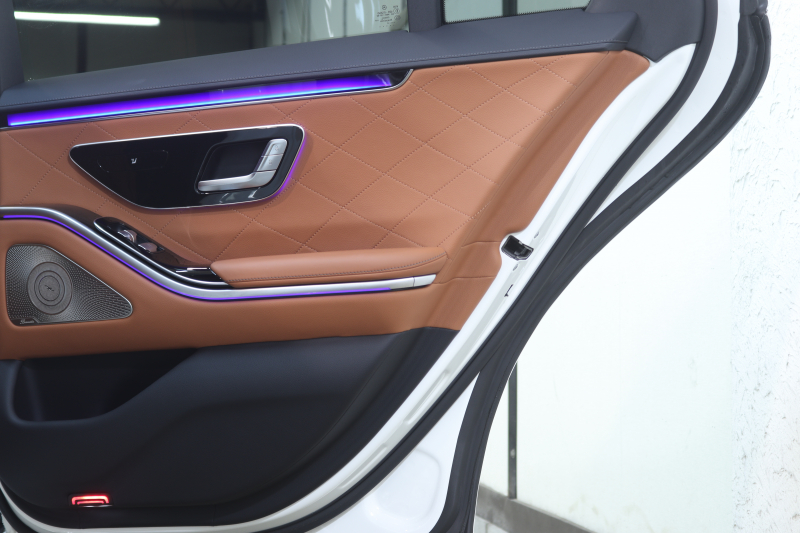 メルセデスベンツ Sクラス S500 4MATIC AMGﾗｲﾝ ﾚｻﾞｰｴｸｽｸﾙｰｼﾌﾞ&ﾚｰﾀﾞｰｾｰﾌﾃｨPKG　ISG搭載 ｷｰﾚｽｺﾞｰ 茶/黒本革 ﾍﾞﾝﾁﾚｰﾀｰ ﾊﾟﾉﾗﾏSR ﾍｯﾄﾞｱｯﾌﾟD MBUXﾅﾋﾞTV ｽﾏﾎ連携 ﾌﾞﾙﾒｽﾀｰ 360ｶﾒﾗ PTS LEDﾗｲﾄ ﾊﾝｽﾞﾌﾘｰA AMGｴｱﾛ&20AW ﾜｲﾔﾚｽ充電 9AT　2年保証