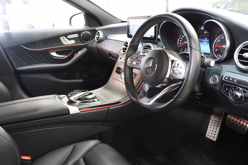 メルセデスベンツ Cクラス C200ｽﾃｰｼｮﾝﾜｺﾞﾝ AVG AMGﾗｲﾝ ﾚｰﾀﾞｰｾｰﾌﾃｨPKG　BSG搭載 後期 ｷｰﾚｽｺﾞｰ 黒革 HDDﾅﾋﾞTV ｽﾏﾎ連携 ﾊﾞｯｸｶﾒﾗ PTS LEDﾗｲﾄ 自動Rｹﾞｰﾄ AMGｴｱﾛ&18AW ﾀﾞｲﾅﾐｯｸS ｴｱｻｽ 9AT　2年保証