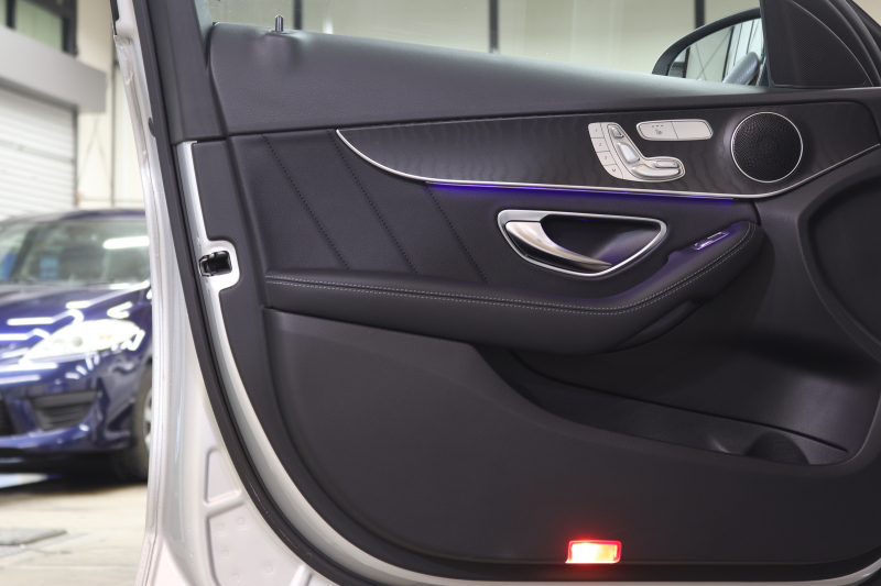 メルセデスベンツ Cクラス C220dｽﾃｰｼｮﾝﾜｺﾞﾝ AVG AMGﾗｲﾝ ﾚｰﾀﾞｰｾｰﾌﾃｨPKG　後期 MEｺﾈｸﾄ ｷｰﾚｽｺﾞｰ 黒革 HDDﾅﾋﾞTV ｽﾏﾎ連携 ﾊﾞｯｸｶﾒﾗ PTS LEDﾗｲﾄ 自動Rｹﾞｰﾄ AMGｴｱﾛ&18AW ｴｱｻｽ 9AT　2年保証