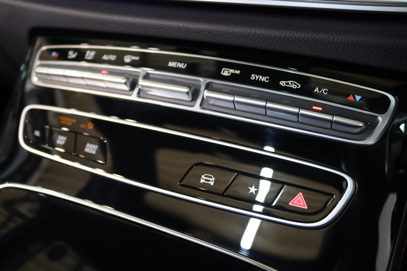 AMG Eクラス E53 4MATIC+ ｸｰﾍﾟ ｴｸｽｸﾙｰｼﾌﾞ&ﾚｰﾀﾞｰｾｰﾌﾃｨPKG　ISG搭載 後期 1ｵｰﾅｰ ｷｰﾚｽｺﾞｰ 赤/黒本革 ﾍﾞﾝﾁﾚｰﾀｰ ﾊﾟﾉﾗﾏSR HUD MBUXﾅﾋﾞTV ｽﾏﾎ連携 ﾌﾞﾙﾒｽﾀｰ 360ｶﾒﾗ PTS LEDﾗｲﾄ ﾊﾝｽﾞﾌﾘｰA AMG専用装備&ﾁｭｰﾆﾝｸﾞ 9AT 希少色ｸﾞﾗﾌｧｲﾄｸﾞﾚｰ  2年保証