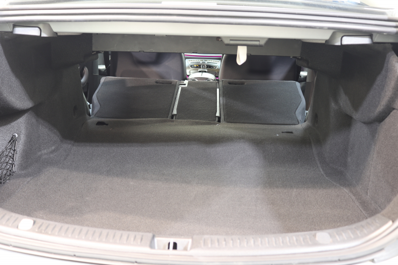 メルセデスベンツ Eクラス E200 AVG AMGﾗｲﾝ ｴｸｽｸﾙｰｼﾌﾞ&ﾚｰﾀﾞｰｾｰﾌﾃｨPKG　BSG搭載 中期 NEWｽﾃｱﾘﾝｸﾞ ｷｰﾚｽｺﾞｰ 黒本革 ﾍｯﾄﾞｱｯﾌﾟD HDDﾅﾋﾞTV ｽﾏﾎ連携 ﾌﾞﾙﾒｽﾀｰ 360ｶﾒﾗ PTS LEDﾗｲﾄ 自動ﾄﾗﾝｸ AMGｴｱﾛ&19AW 9AT　2年保証