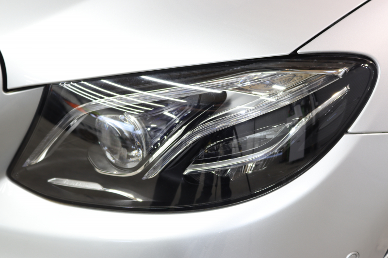 メルセデスベンツ Eクラス E200 AVG AMGﾗｲﾝ ｴｸｽｸﾙｰｼﾌﾞ&ﾚｰﾀﾞｰｾｰﾌﾃｨPKG　BSG搭載 中期 NEWｽﾃｱﾘﾝｸﾞ ｷｰﾚｽｺﾞｰ 黒本革 ﾍｯﾄﾞｱｯﾌﾟD HDDﾅﾋﾞTV ｽﾏﾎ連携 ﾌﾞﾙﾒｽﾀｰ 360ｶﾒﾗ PTS LEDﾗｲﾄ 自動ﾄﾗﾝｸ AMGｴｱﾛ&19AW 9AT　2年保証