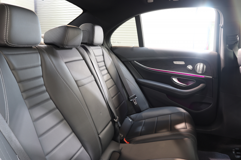 メルセデスベンツ Eクラス E200 AVG AMGﾗｲﾝ ｴｸｽｸﾙｰｼﾌﾞ&ﾚｰﾀﾞｰｾｰﾌﾃｨPKG　BSG搭載 中期 NEWｽﾃｱﾘﾝｸﾞ ｷｰﾚｽｺﾞｰ 黒本革 ﾍｯﾄﾞｱｯﾌﾟD HDDﾅﾋﾞTV ｽﾏﾎ連携 ﾌﾞﾙﾒｽﾀｰ 360ｶﾒﾗ PTS LEDﾗｲﾄ 自動ﾄﾗﾝｸ AMGｴｱﾛ&19AW 9AT　2年保証