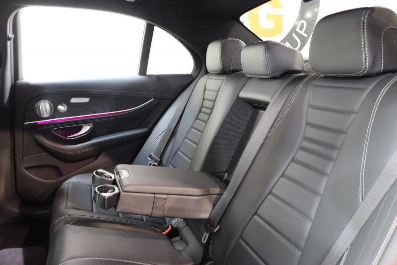 メルセデスベンツ Eクラス E200 AVG AMGﾗｲﾝ ｴｸｽｸﾙｰｼﾌﾞ&ﾚｰﾀﾞｰｾｰﾌﾃｨPKG　BSG搭載 中期 NEWｽﾃｱﾘﾝｸﾞ ｷｰﾚｽｺﾞｰ 黒本革 ﾍｯﾄﾞｱｯﾌﾟD HDDﾅﾋﾞTV ｽﾏﾎ連携 ﾌﾞﾙﾒｽﾀｰ 360ｶﾒﾗ PTS LEDﾗｲﾄ 自動ﾄﾗﾝｸ AMGｴｱﾛ&19AW 9AT　2年保証