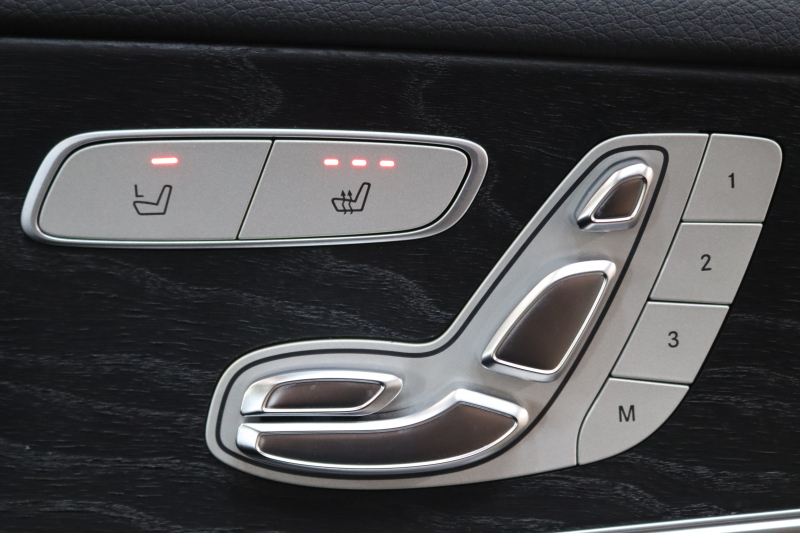 メルセデスベンツ Eクラス E200 AVG AMGﾗｲﾝ ｴｸｽｸﾙｰｼﾌﾞ&ﾚｰﾀﾞｰｾｰﾌﾃｨPKG　BSG搭載 中期 NEWｽﾃｱﾘﾝｸﾞ ｷｰﾚｽｺﾞｰ 黒本革 ﾍｯﾄﾞｱｯﾌﾟD HDDﾅﾋﾞTV ｽﾏﾎ連携 ﾌﾞﾙﾒｽﾀｰ 360ｶﾒﾗ PTS LEDﾗｲﾄ 自動ﾄﾗﾝｸ AMGｴｱﾛ&19AW 9AT　2年保証