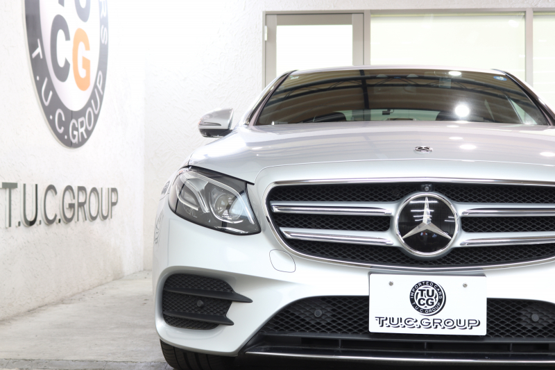 メルセデスベンツ Eクラス E200 AVG AMGﾗｲﾝ ｴｸｽｸﾙｰｼﾌﾞ&ﾚｰﾀﾞｰｾｰﾌﾃｨPKG　BSG搭載 中期 NEWｽﾃｱﾘﾝｸﾞ ｷｰﾚｽｺﾞｰ 黒本革 ﾍｯﾄﾞｱｯﾌﾟD HDDﾅﾋﾞTV ｽﾏﾎ連携 ﾌﾞﾙﾒｽﾀｰ 360ｶﾒﾗ PTS LEDﾗｲﾄ 自動ﾄﾗﾝｸ AMGｴｱﾛ&19AW 9AT　2年保証