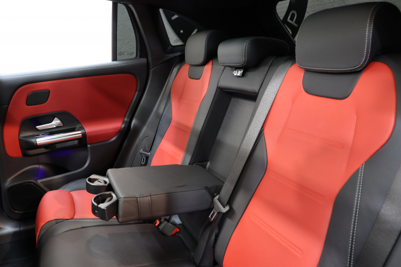 メルセデスベンツ GLA GLA200d 4MATIC AMGﾗｲﾝ AMGﾚｻﾞｰｴｸｽｸﾙｰｼﾌﾞ&ｱﾄﾞﾊﾞﾝｽﾄﾞ&ﾅﾋﾞｹﾞｰｼｮﾝ&ﾚｰﾀﾞｰｾｰﾌﾃｨPKG　ｷｰﾚｽｺﾞｰ 赤/黒本革 ﾊﾟﾉﾗﾏSR ﾍｯﾄﾞｱｯﾌﾟD MBUXﾅﾋﾞTV BT音楽 ｱﾄﾞﾊﾞﾝｽﾄﾞｻｳﾝﾄﾞ 360ｶﾒﾗ PTS LEDﾗｲﾄ ﾊﾝｽﾞﾌﾘｰA AMGｴｱﾛ&20AW 8AT　2年保証
