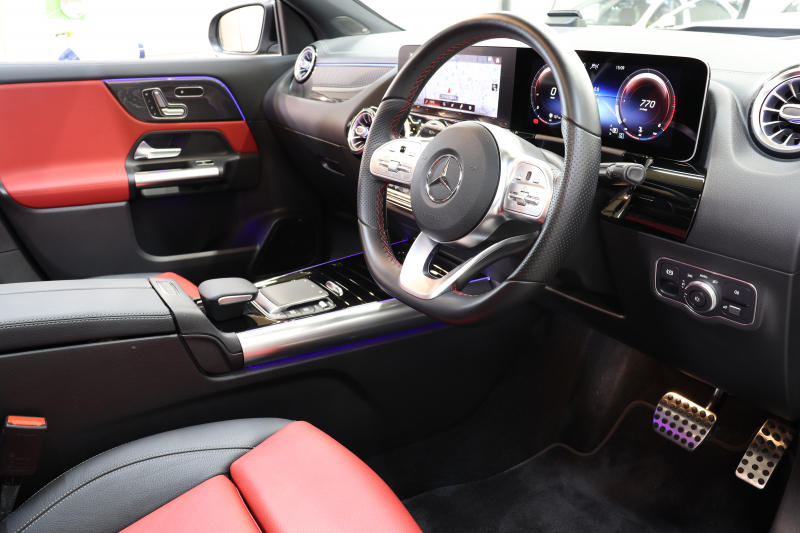 メルセデスベンツ GLA GLA200d 4MATIC AMGﾗｲﾝ AMGﾚｻﾞｰｴｸｽｸﾙｰｼﾌﾞ&ｱﾄﾞﾊﾞﾝｽﾄﾞ&ﾅﾋﾞｹﾞｰｼｮﾝ&ﾚｰﾀﾞｰｾｰﾌﾃｨPKG　ｷｰﾚｽｺﾞｰ 赤/黒本革 ﾊﾟﾉﾗﾏSR ﾍｯﾄﾞｱｯﾌﾟD MBUXﾅﾋﾞTV BT音楽 ｱﾄﾞﾊﾞﾝｽﾄﾞｻｳﾝﾄﾞ 360ｶﾒﾗ PTS LEDﾗｲﾄ ﾊﾝｽﾞﾌﾘｰA AMGｴｱﾛ&20AW 8AT　2年保証