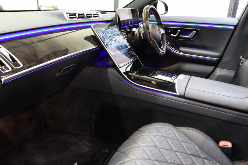 メルセデスベンツ Sクラス S500 4MATIC AMGﾗｲﾝ ﾚｻﾞｰｴｸｽｸﾙｰｼﾌﾞ&ﾍﾞｰｼｯｸ&ﾚｰﾀﾞｰｾｰﾌﾃｨPKG　ISG搭載 1ｵｰﾅｰ ｷｰﾚｽｺﾞｰ 黒本革 ﾍﾞﾝﾁﾚｰﾀｰ ﾊﾟﾉﾗﾏSR ﾍｯﾄﾞｱｯﾌﾟD MBUXﾅﾋﾞTV ｽﾏﾎ連携 ﾌﾞﾙﾒｽﾀｰ 360ｶﾒﾗ PTS LEDﾗｲﾄ ﾊﾝｽﾞﾌﾘｰA AMGｴｱﾛ&20AW ﾜｲﾔﾚｽ充電 9AT　2年保証