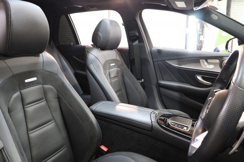 AMG Eクラス E53 4MATIC+ ｽﾃｰｼｮﾝﾜｺﾞﾝ ｴｸｽｸﾙｰｼﾌﾞ&ﾚｰﾀﾞｰｾｰﾌﾃｨPKG　ISG搭載 後期 ｷｰﾚｽｺﾞｰ  黒本革 ﾍﾞﾝﾁﾚｰﾀｰ ﾊﾟﾉﾗﾏSR HUD MBUXﾅﾋﾞTV&ARﾅﾋﾞ ｽﾏﾎ連携 ﾌﾞﾙﾒｽﾀｰ 360ｶﾒﾗ PTS LEDﾗｲﾄ 自動Rｹﾞｰﾄ AMG専用装備&ﾁｭｰﾆﾝｸﾞ ｸﾛｰｼﾞﾝｸﾞS 9AT　2年保証