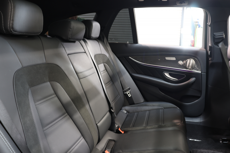 AMG Eクラス E53 4MATIC+ ｽﾃｰｼｮﾝﾜｺﾞﾝ ｴｸｽｸﾙｰｼﾌﾞ&ﾚｰﾀﾞｰｾｰﾌﾃｨPKG　ISG搭載 後期 ｷｰﾚｽｺﾞｰ  黒本革 ﾍﾞﾝﾁﾚｰﾀｰ ﾊﾟﾉﾗﾏSR HUD MBUXﾅﾋﾞTV&ARﾅﾋﾞ ｽﾏﾎ連携 ﾌﾞﾙﾒｽﾀｰ 360ｶﾒﾗ PTS LEDﾗｲﾄ 自動Rｹﾞｰﾄ AMG専用装備&ﾁｭｰﾆﾝｸﾞ ｸﾛｰｼﾞﾝｸﾞS 9AT　2年保証
