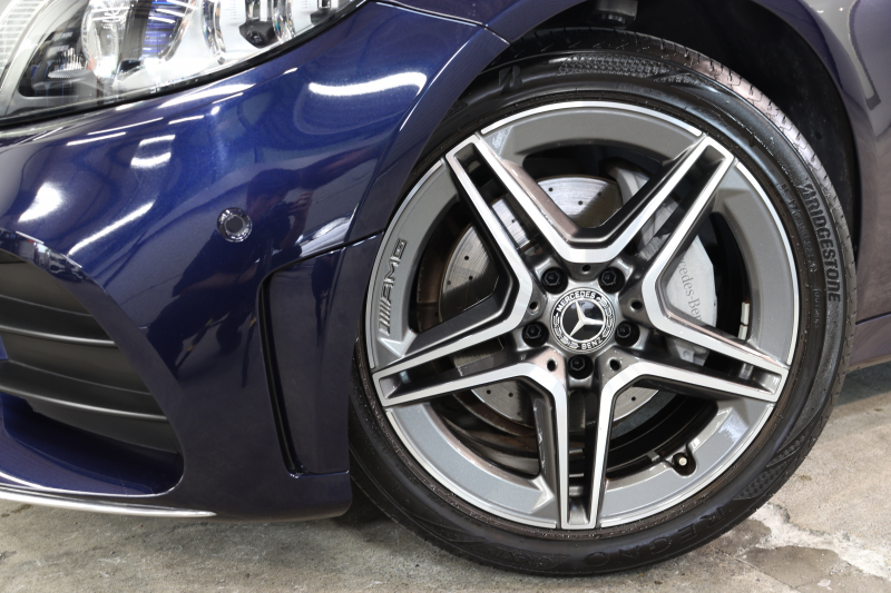 メルセデスベンツ Cクラス C200ｽﾃｰｼｮﾝﾜｺﾞﾝ AVG AMGﾗｲﾝ ﾚｻﾞｰｴｸｽｸﾙｰｼﾌﾞ&ﾚｰﾀﾞｰｾｰﾌﾃｨPKG　BSG搭載 後期 ｷｰﾚｽｺﾞｰ 黒本革 ﾍｯﾄﾞｱｯﾌﾟD HDDﾅﾋﾞTV ｽﾏﾎ連携 ﾌﾞﾙﾒｽﾀｰ ﾊﾞｯｸｶﾒﾗ PTS LEDﾗｲﾄ ﾊﾝｽﾞﾌﾘｰA AMGｴｱﾛ&18AW 希少色ｶﾊﾞﾝｻｲﾄﾌﾞﾙｰ 9AT　2年保証