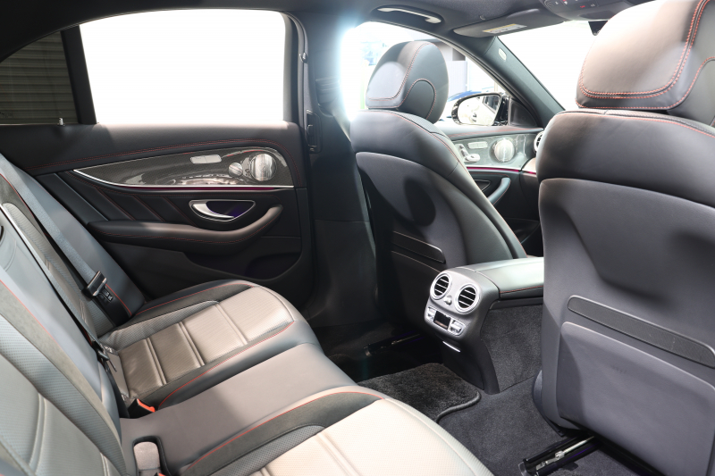 AMG Eクラス E53 4MATIC+ ｴｸｽｸﾙｰｼﾌﾞ&ﾚｰﾀﾞｰｾｰﾌﾃｨPKG　ISG搭載 後期 ｷｰﾚｽｺﾞｰ 黒本革 ﾍﾞﾝﾁﾚｰﾀｰ ﾊﾟﾉﾗﾏSR ﾍｯﾄﾞｱｯﾌﾟD MBUXﾅﾋﾞTV ｽﾏﾎ連携 ﾌﾞﾙﾒｽﾀｰ 360ｶﾒﾗ PTS LEDﾗｲﾄ 自動ﾄﾗﾝｸ AMG専用装備&ﾁｭｰﾆﾝｸﾞ 9AT　2年保証