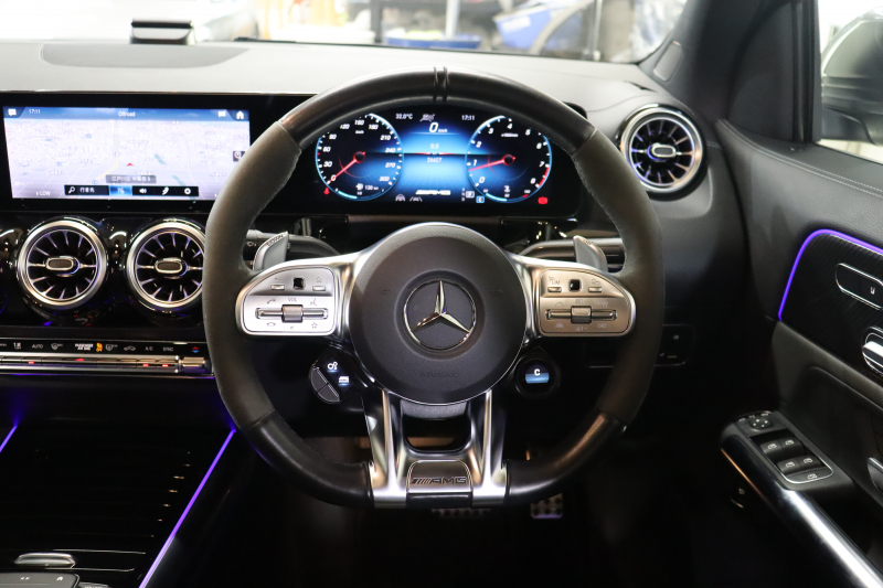 AMG GLA GLA45S 4MATIC+ ﾚｰﾀﾞｰｾｰﾌﾃｨPKG　現行 ｷｰﾚｽｺﾞｰ 灰/黒本革 ﾊﾟﾉﾗﾏSR MBUXﾅﾋﾞTV BT音楽 360ｶﾒﾗ PTS LEDﾗｲﾄ ﾊﾝｽﾞﾌﾘｰA AMG専用装備&ﾁｭｰﾆﾝｸﾞ ﾜｲﾔﾚｽ充電 8AT 希少色ﾏｳﾝﾃﾝｸﾞﾚｰ　2年保証