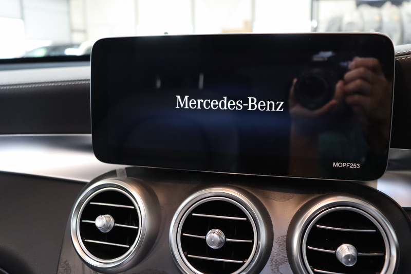 メルセデスベンツ GLC GLC220d 4MATIC ﾅｲﾄｴﾃﾞｨｼｮﾝ ﾚｰﾀﾞｰｾｰﾌﾃｨPKG　特別仕様車 後期 ｷｰﾚｽｺﾞｰ ﾌﾞﾗｯｸﾚｻﾞｰｼｰﾄ ﾊﾟﾉﾗﾏSR MBUXﾅﾋﾞTV BT音楽 360ｶﾒﾗ PTS LEDﾗｲﾄ 自動Rｹﾞｰﾄ AMGｴｱﾛ&19AW ﾜｲﾔﾚｽ充電 9AT　2年保証