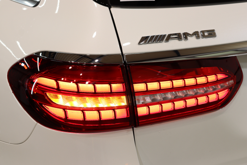 AMG Eクラス E53ｽﾃｰｼｮﾝﾜｺﾞﾝ 4MATIC+ ｴｸｽｸﾙｰｼﾌﾞ&ﾚｰﾀﾞｰｾｰﾌﾃｨPKG　ISG搭載 後期 1ｵｰﾅｰ ﾍﾞｰｼﾞｭ本革 ﾍﾞﾝﾁﾚｰﾀｰ ﾊﾟﾉﾗﾏSR ﾍｯﾄﾞｱｯﾌﾟD MBUXﾅﾋﾞTV ｽﾏﾎ連携 ﾌﾞﾙﾒｽﾀｰ 360ｶﾒﾗ PTS LEDﾗｲﾄ 自動Rｹﾞｰﾄ AMG専用装備&ﾁｭｰﾆﾝｸﾞ ｸﾛｰｼﾞﾝｸﾞSP 9AT　2年保証