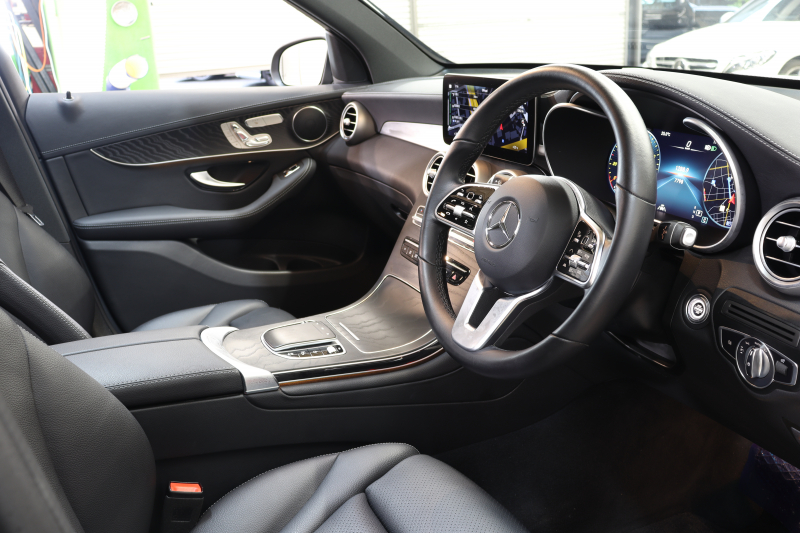 メルセデスベンツ GLC GLC220d 4MATIC ｽﾎﾟｰﾂﾗｲﾝｴﾃﾞｨｼｮﾝ ﾚｰﾀﾞｰｾｰﾌﾃｨPKG　特別仕様車 後期 ｷｰﾚｽｺﾞｰ 黒革 ﾊﾟﾉﾗﾏSR MBUXﾅﾋﾞTV BT音楽 360ｶﾒﾗ PTS LEDﾗｲﾄ 自動Rｹﾞｰﾄ AMGｴｱﾛ&19AW ﾀﾞｲﾅﾐｯｸS 9AT　2年保証