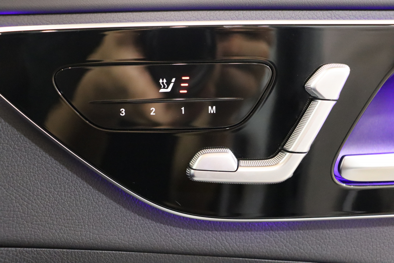 メルセデスベンツ Cクラス C220d ｽﾃｰｼｮﾝﾜｺﾞﾝ AVG AMGﾗｲﾝ ﾚｻﾞｰｴｸｽｸﾙｰｼﾌﾞ&ﾍﾞｰｼｯｸ&ﾚｰﾀﾞｰｾｰﾌﾃｨPKG　ISG搭載 1ｵｰﾅｰ ｷｰﾚｽｺﾞｰ 黒本革 ﾊﾟﾉﾗﾏSR ﾍｯﾄﾞｱｯﾌﾟD MBUXﾅﾋﾞTV ｽﾏﾎ連携 360ｶﾒﾗ PTS LEDﾗｲﾄ 自動Rｹﾞｰﾄ AMGｴｱﾛ&18AW 9AT　2年保証