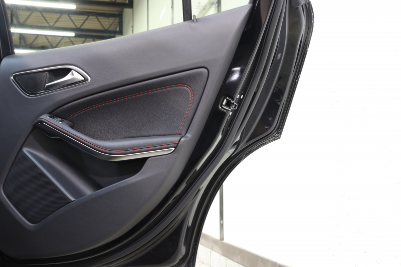 AMG GLA GLA45 4MATIC ｴﾃﾞｨｼｮﾝ1 ﾚｰﾀﾞｰｾｰﾌﾃｨPKG　300台限定車 黒本革 HDDﾅﾋﾞTV ﾊﾞｯｸｶﾒﾗ PTS ｷｾﾉﾝﾗｲﾄ 自動Rｹﾞｰﾄ AMG専用装備&ﾁｭｰﾆﾝｸﾞ 専用ｴｱﾛ&ﾃﾞｶｰﾙ 7AT　2年保証