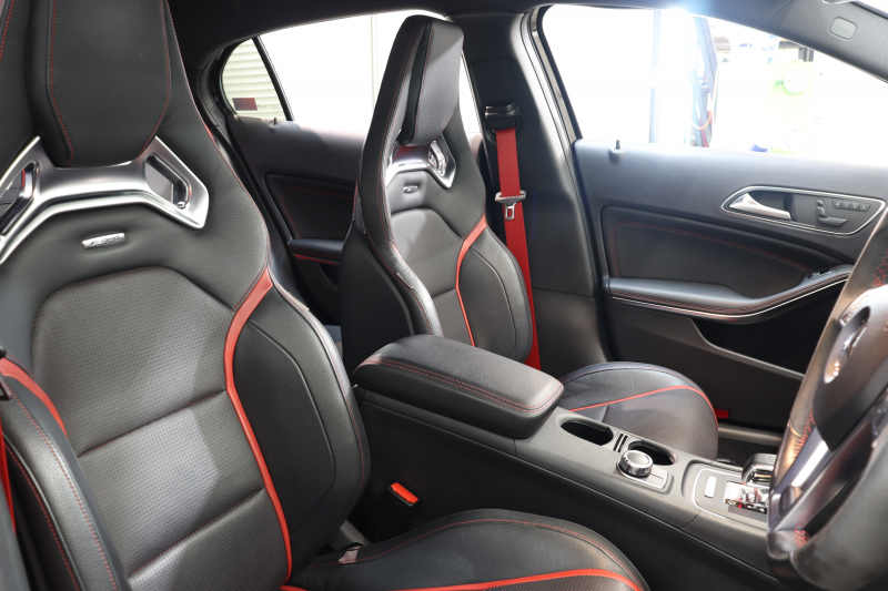 AMG GLA GLA45 4MATIC ｴﾃﾞｨｼｮﾝ1 ﾚｰﾀﾞｰｾｰﾌﾃｨPKG　300台限定車 黒本革 HDDﾅﾋﾞTV ﾊﾞｯｸｶﾒﾗ PTS ｷｾﾉﾝﾗｲﾄ 自動Rｹﾞｰﾄ AMG専用装備&ﾁｭｰﾆﾝｸﾞ 専用ｴｱﾛ&ﾃﾞｶｰﾙ 7AT　2年保証