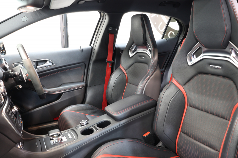 AMG GLA GLA45 4MATIC ｴﾃﾞｨｼｮﾝ1 ﾚｰﾀﾞｰｾｰﾌﾃｨPKG　300台限定車 黒本革 HDDﾅﾋﾞTV ﾊﾞｯｸｶﾒﾗ PTS ｷｾﾉﾝﾗｲﾄ 自動Rｹﾞｰﾄ AMG専用装備&ﾁｭｰﾆﾝｸﾞ 専用ｴｱﾛ&ﾃﾞｶｰﾙ 7AT　2年保証