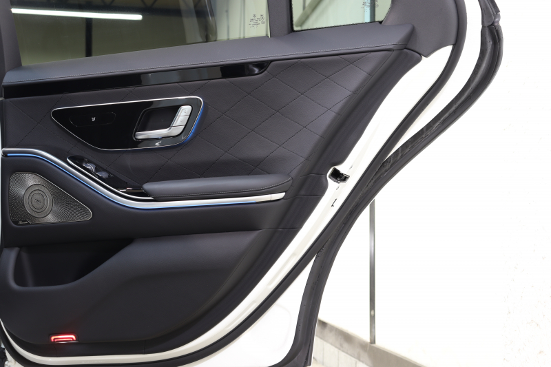 メルセデスベンツ Sクラス S500 4MATIC AMGﾗｲﾝ ﾚｻﾞｰｴｸｽｸﾙｰｼﾌﾞ&ﾍﾞｰｼｯｸ&ﾚｰﾀﾞｰｾｰﾌﾃｨPKG　ISG搭載 ｷｰﾚｽｺﾞｰ 黒本革 ﾍﾞﾝﾁﾚｰﾀｰ ﾊﾟﾉﾗﾏSR ﾍｯﾄﾞｱｯﾌﾟD MBUXﾅﾋﾞTV ｽﾏﾎ連携 ﾌﾞﾙﾒｽﾀｰ 360ｶﾒﾗ PTS LEDﾗｲﾄ ﾊﾝｽﾞﾌﾘｰA AMGｴｱﾛ&20AW ﾜｲﾔﾚｽ充電 9AT　2年保証