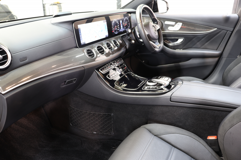 AMG Eクラス E43 4MATIC ﾚｰﾀﾞｰｾｰﾌﾃｨPKG　ｷｰﾚｽｺﾞｰ 黒本革 ﾊﾟﾉﾗﾏSR ﾍｯﾄﾞｱｯﾌﾟD HDDﾅﾋﾞTV ｽﾏﾎ連携 ﾌﾞﾙﾒｽﾀｰ 360ｶﾒﾗ PTS LEDﾗｲﾄ ﾊﾝｽﾞﾌﾘｰA AMG専用装備&ﾁｭｰﾆﾝｸﾞ ﾀﾞｲﾅﾐｯｸS 9AT　2年保証