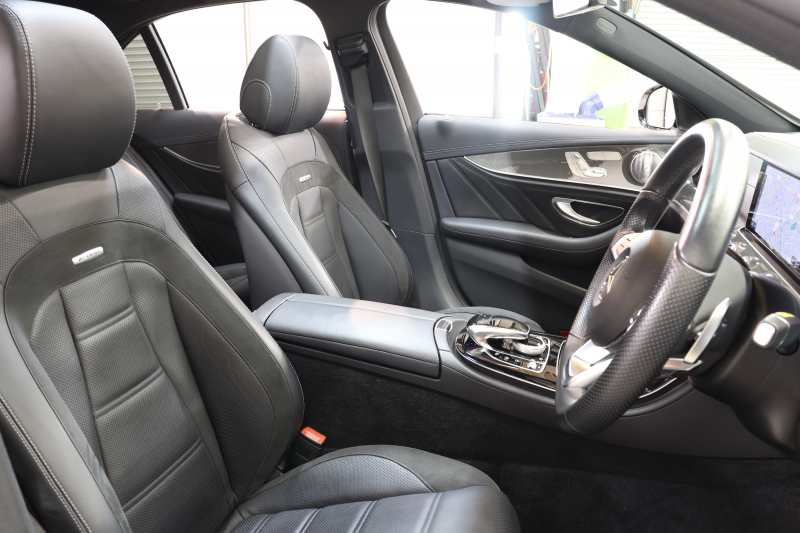 AMG Eクラス E43 4MATIC ﾚｰﾀﾞｰｾｰﾌﾃｨPKG　ｷｰﾚｽｺﾞｰ 黒本革 ﾊﾟﾉﾗﾏSR ﾍｯﾄﾞｱｯﾌﾟD HDDﾅﾋﾞTV ｽﾏﾎ連携 ﾌﾞﾙﾒｽﾀｰ 360ｶﾒﾗ PTS LEDﾗｲﾄ ﾊﾝｽﾞﾌﾘｰA AMG専用装備&ﾁｭｰﾆﾝｸﾞ ﾀﾞｲﾅﾐｯｸS 9AT　2年保証