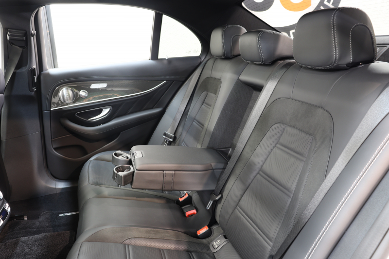 AMG Eクラス E43 4MATIC ﾚｰﾀﾞｰｾｰﾌﾃｨPKG　ｷｰﾚｽｺﾞｰ 黒本革 ﾊﾟﾉﾗﾏSR ﾍｯﾄﾞｱｯﾌﾟD HDDﾅﾋﾞTV ｽﾏﾎ連携 ﾌﾞﾙﾒｽﾀｰ 360ｶﾒﾗ PTS LEDﾗｲﾄ ﾊﾝｽﾞﾌﾘｰA AMG専用装備&ﾁｭｰﾆﾝｸﾞ ﾀﾞｲﾅﾐｯｸS 9AT　2年保証