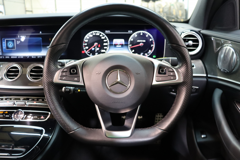 AMG Eクラス E43 4MATIC ﾚｰﾀﾞｰｾｰﾌﾃｨPKG　ｷｰﾚｽｺﾞｰ 黒本革 ﾊﾟﾉﾗﾏSR ﾍｯﾄﾞｱｯﾌﾟD HDDﾅﾋﾞTV ｽﾏﾎ連携 ﾌﾞﾙﾒｽﾀｰ 360ｶﾒﾗ PTS LEDﾗｲﾄ ﾊﾝｽﾞﾌﾘｰA AMG専用装備&ﾁｭｰﾆﾝｸﾞ ﾀﾞｲﾅﾐｯｸS 9AT　2年保証