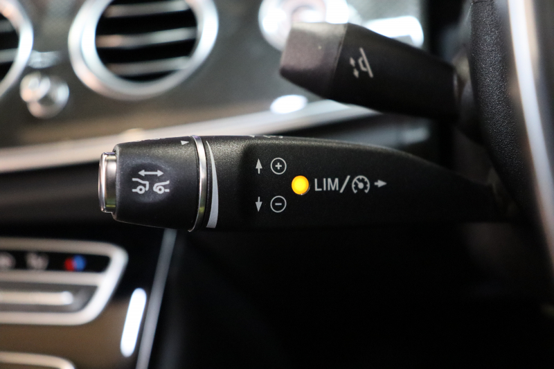 AMG Eクラス E43 4MATIC ﾚｰﾀﾞｰｾｰﾌﾃｨPKG　ｷｰﾚｽｺﾞｰ 黒本革 ﾊﾟﾉﾗﾏSR ﾍｯﾄﾞｱｯﾌﾟD HDDﾅﾋﾞTV ｽﾏﾎ連携 ﾌﾞﾙﾒｽﾀｰ 360ｶﾒﾗ PTS LEDﾗｲﾄ ﾊﾝｽﾞﾌﾘｰA AMG専用装備&ﾁｭｰﾆﾝｸﾞ ﾀﾞｲﾅﾐｯｸS 9AT　2年保証