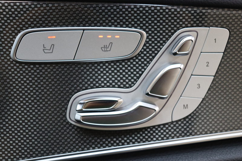 AMG Eクラス E43 4MATIC ﾚｰﾀﾞｰｾｰﾌﾃｨPKG　ｷｰﾚｽｺﾞｰ 黒本革 ﾊﾟﾉﾗﾏSR ﾍｯﾄﾞｱｯﾌﾟD HDDﾅﾋﾞTV ｽﾏﾎ連携 ﾌﾞﾙﾒｽﾀｰ 360ｶﾒﾗ PTS LEDﾗｲﾄ ﾊﾝｽﾞﾌﾘｰA AMG専用装備&ﾁｭｰﾆﾝｸﾞ ﾀﾞｲﾅﾐｯｸS 9AT　2年保証