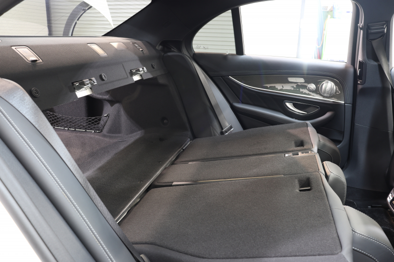 AMG Eクラス E43 4MATIC ﾚｰﾀﾞｰｾｰﾌﾃｨPKG　ｷｰﾚｽｺﾞｰ 黒本革 ﾊﾟﾉﾗﾏSR ﾍｯﾄﾞｱｯﾌﾟD HDDﾅﾋﾞTV ｽﾏﾎ連携 ﾌﾞﾙﾒｽﾀｰ 360ｶﾒﾗ PTS LEDﾗｲﾄ ﾊﾝｽﾞﾌﾘｰA AMG専用装備&ﾁｭｰﾆﾝｸﾞ ﾀﾞｲﾅﾐｯｸS 9AT　2年保証